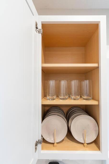 Brand New Cozy Modern Bungalow W/Hot Tub+Movieroom 7 Min From Uptown Charlotte Exteriör bild