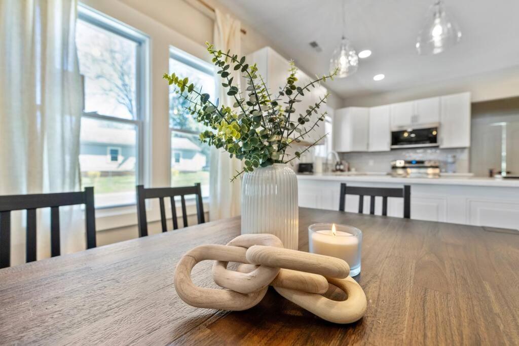 Brand New Cozy Modern Bungalow W/Hot Tub+Movieroom 7 Min From Uptown Charlotte Exteriör bild